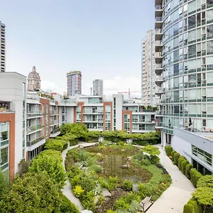 Apartment Gardenview Modern With Parking, Gym, Pool, Ac, Vancouver