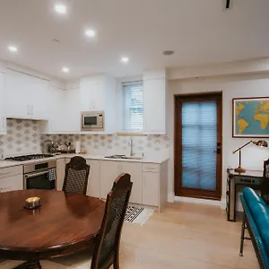 Apartment A Gentle Hideaway In The Urban Forest West End Downtown, Vancouver